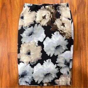 Tahari NWT floral pencil skirt with gold zipper